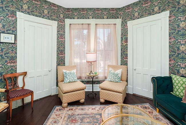 Building Photo - 19 Palmer St