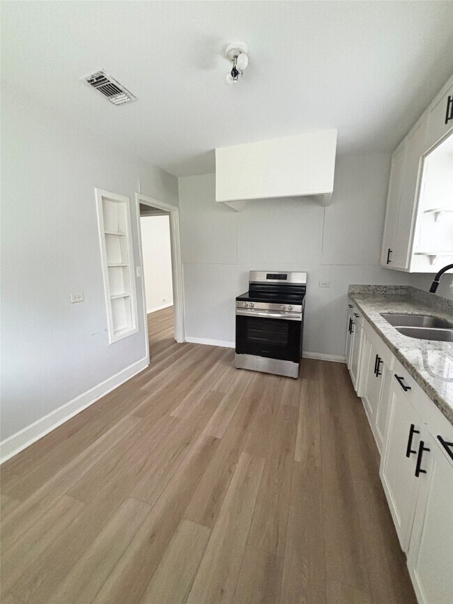 Foto del edificio - 1519 Leaman Ave