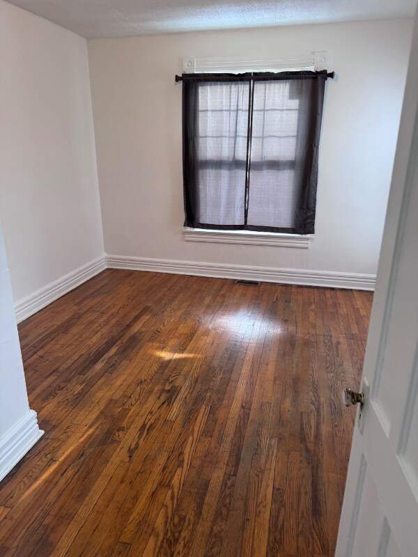 Foto del edificio - 151 Grove Pl