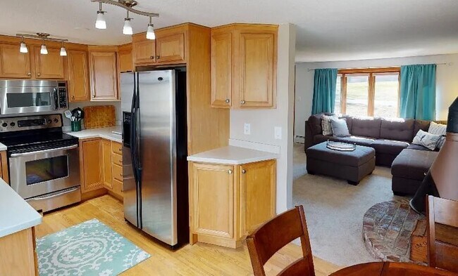 Foto del edificio - Prime Derry Location: Classic 3Bed, 3Bath Home