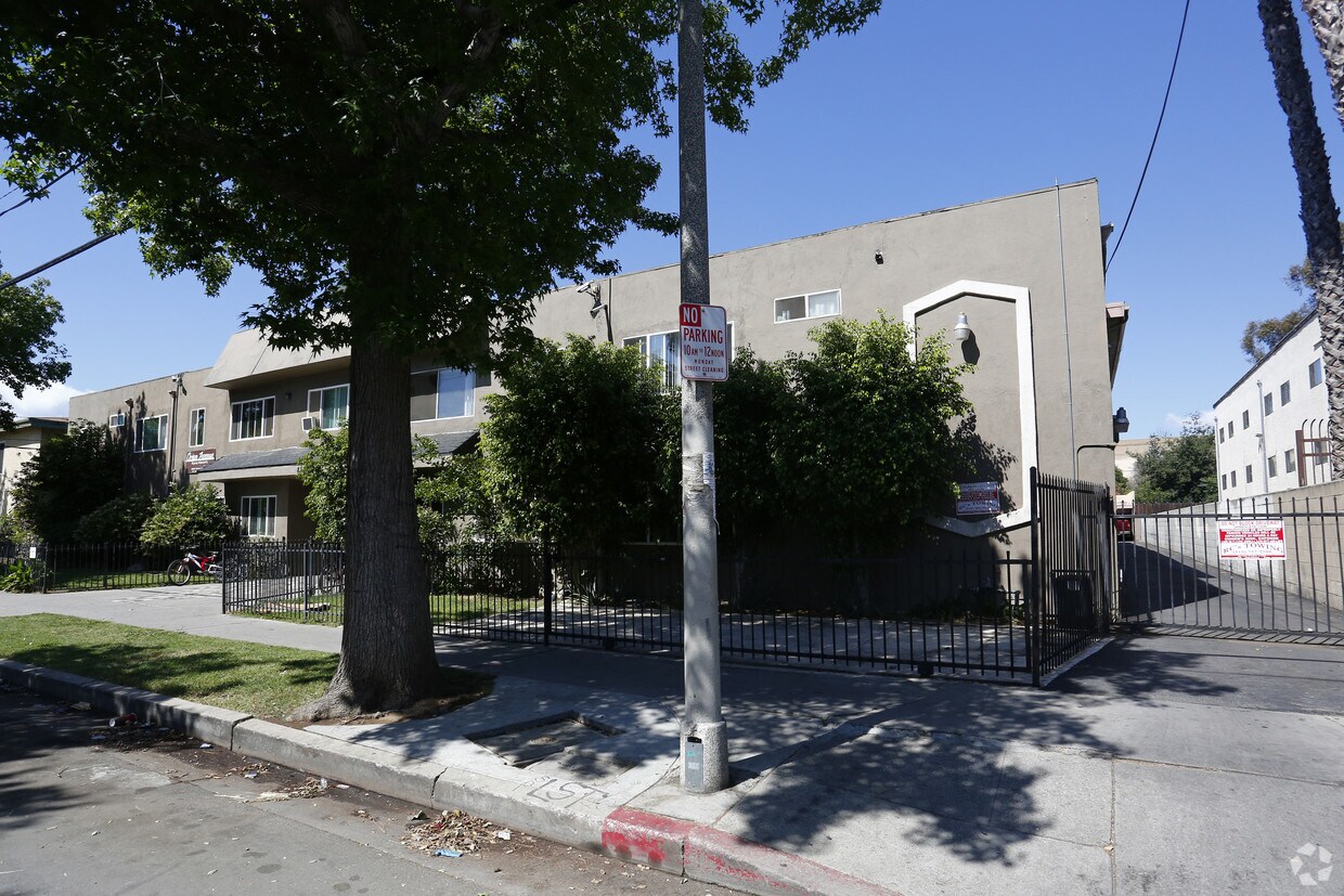 Primary Photo - Orion Avenue apartments