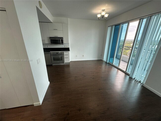 Foto del edificio - 60 SW 13th St