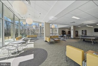 Building Photo - 4600 S Four Mile Run Dr