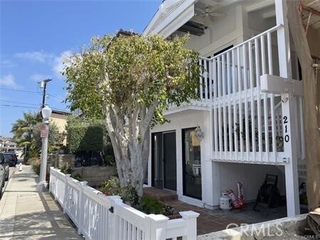 Foto del edificio - 210 Emerald Ave