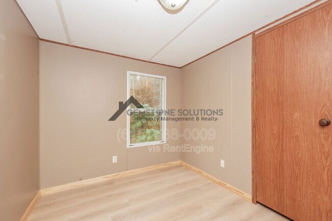 Foto del edificio - 5576 Hargrove Rd