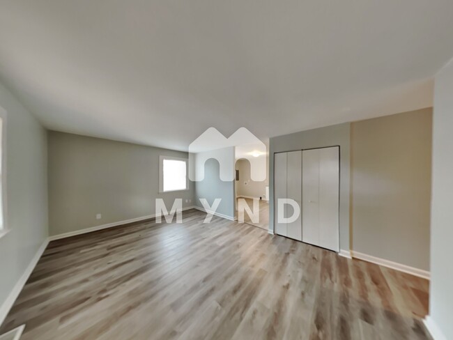 Foto del edificio - 9416 Spruce Pine Pl