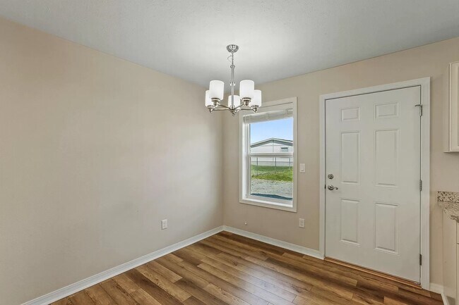 Foto del edificio - 7125 N Crestline St