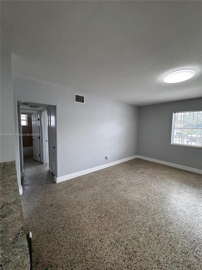 Foto del edificio - 175 NW 17th Pl