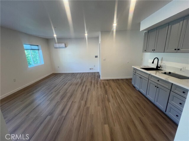 Foto del edificio - 11855 Beverly Ct