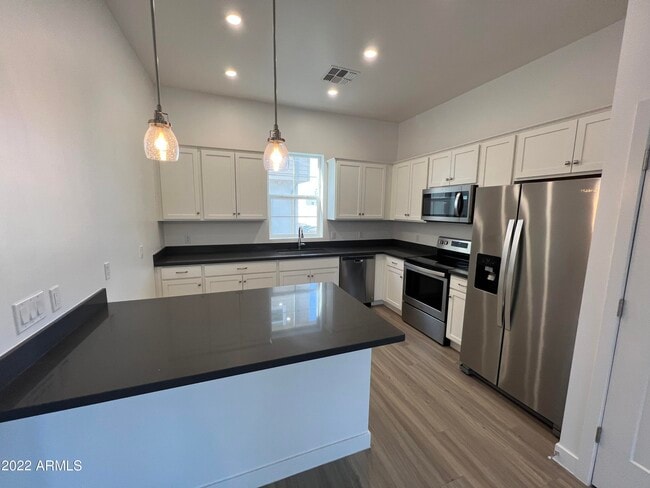 Foto del edificio - 615 N 6th Ave