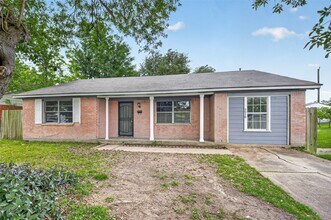 Building Photo - 4118 Sunflower St