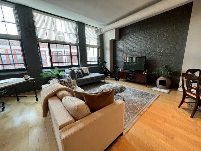 Foto del edificio - 2429 Locust St