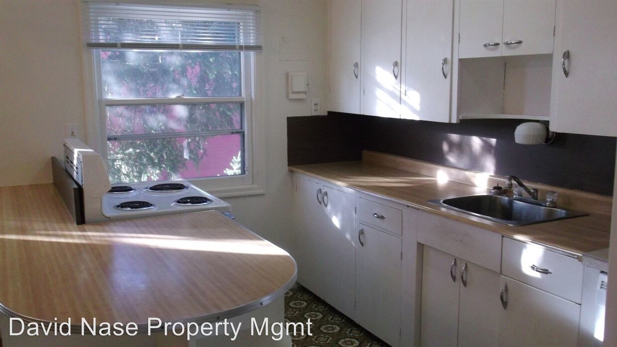 Foto principal - 7934 SW Barbur Blvd