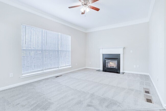 Building Photo - 7144 Stonebrook Cir
