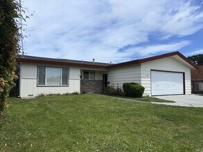Building Photo - 1640 Stromberg Ave