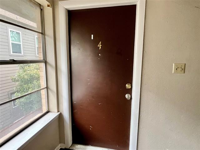 Primary Photo - 1107 N Locust St