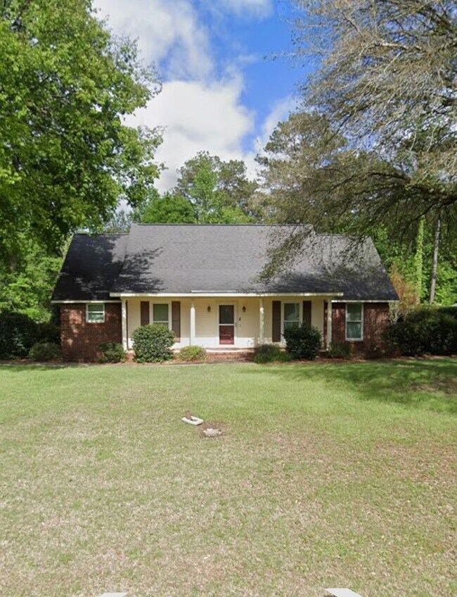 Foto del edificio - Home for Rent in Lake Forest in Millbrook