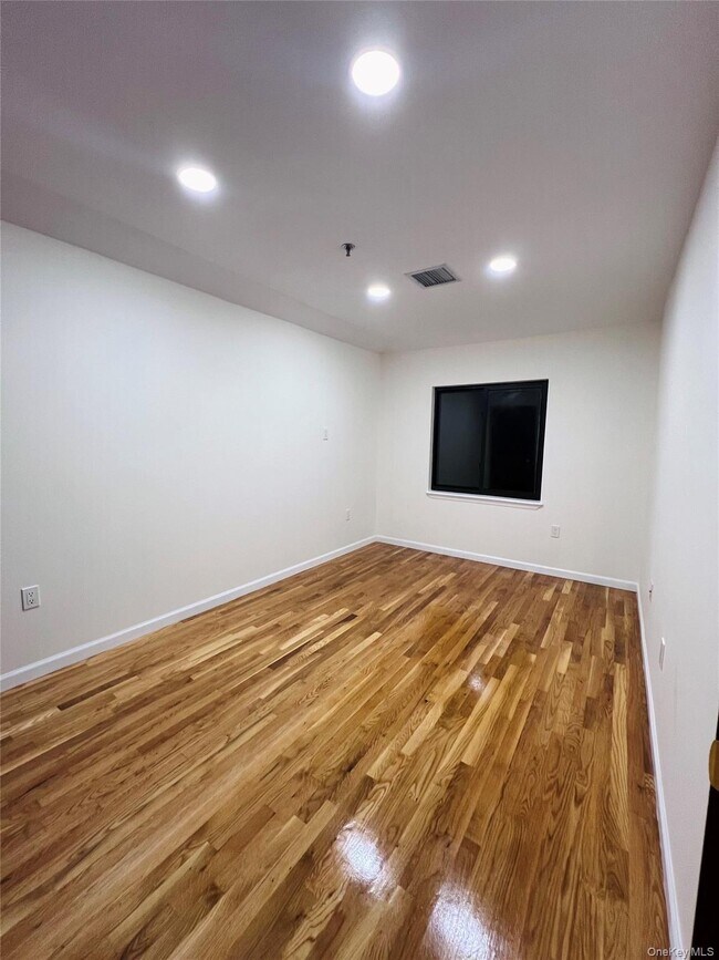 Foto del edificio - 104-18 220th St