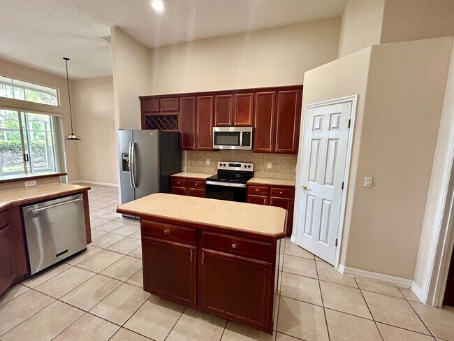Building Photo - Beautiful 4/3 Home