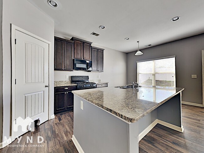 Foto del edificio - 280 Hill Crest Cir