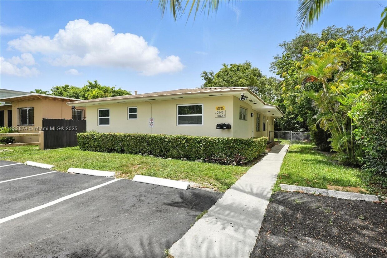 Primary Photo - 10848 NE 3rd Ct