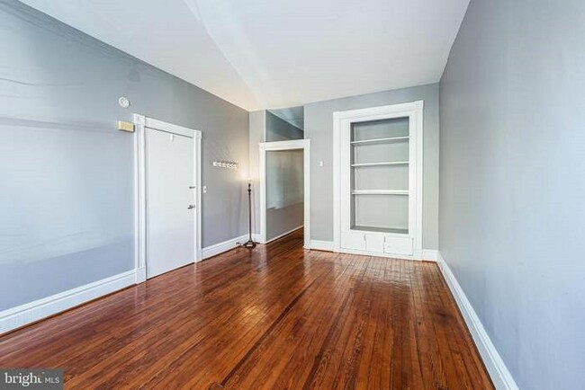 Building Photo - 2221 E Baltimore St