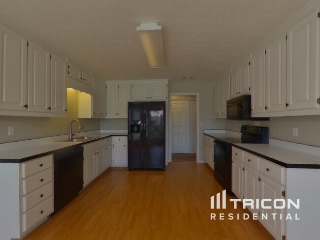 Building Photo - 15 Wilmington Dr