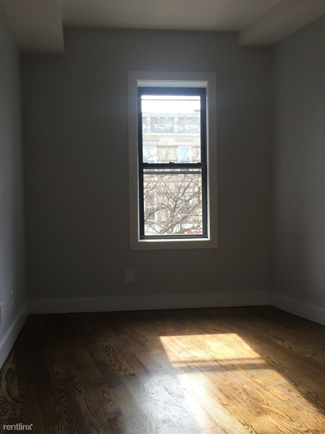 Building Photo - 5823 Myrtle Ave
