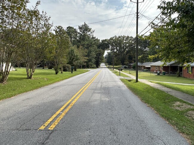 Photo - 4545 Hendrix Dr House