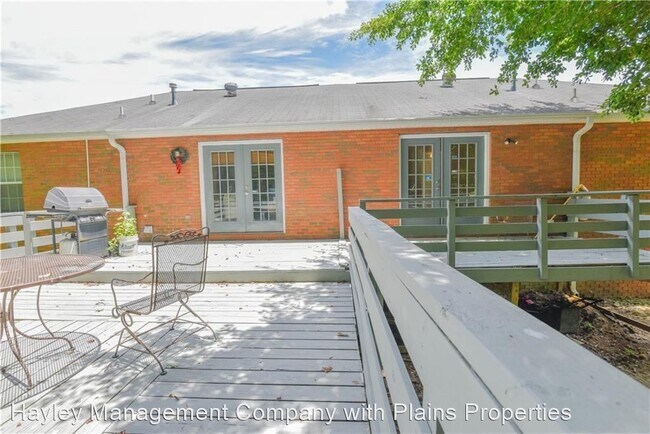 Building Photo - 3 br, 2 bath House - 1990 Bluff Court