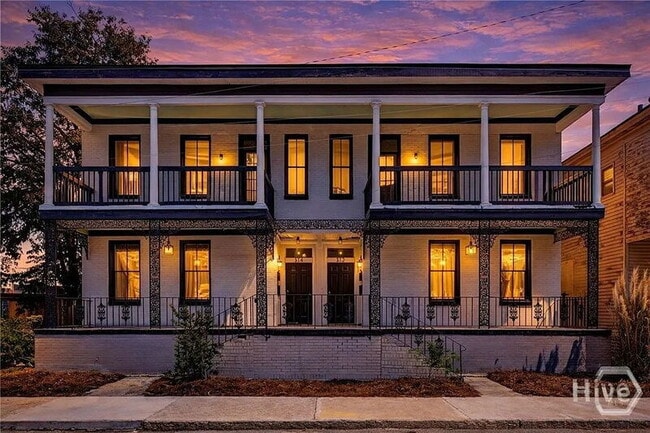 Building Photo - 312 W 42nd St