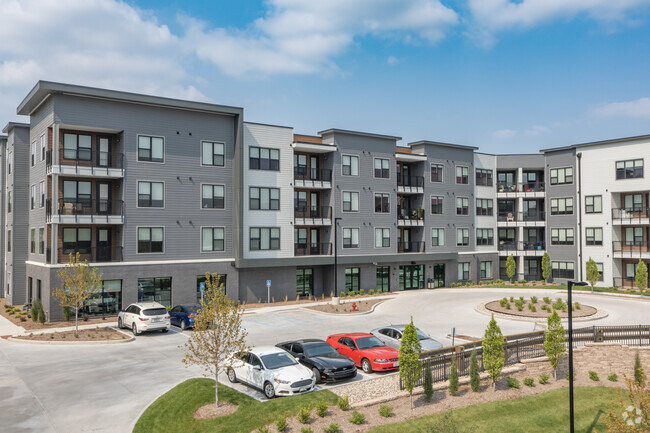 Building Photo - The Flats at Dorsett Ridge