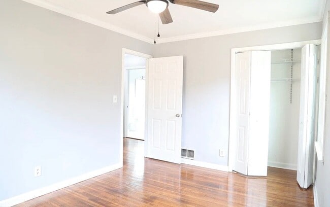 Building Photo - 2657 Crestdale Cir SE