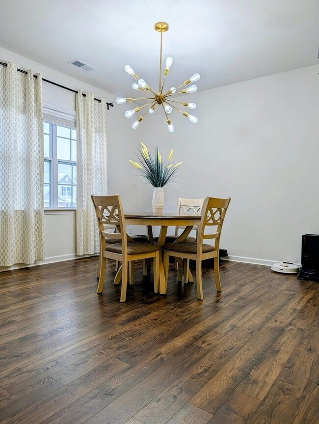 Foto del edificio - 5013 Jamie Sloop Ln