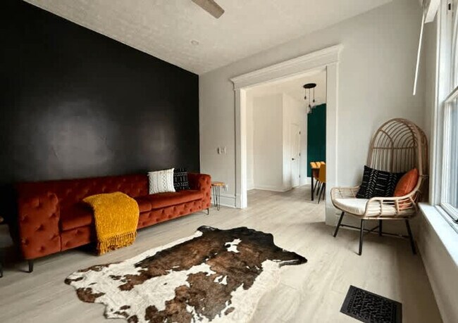 Foto del edificio - 309-311-311 W 4th Ave