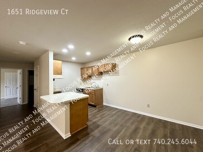 Foto del edificio - 1651 Ridgeview Ct