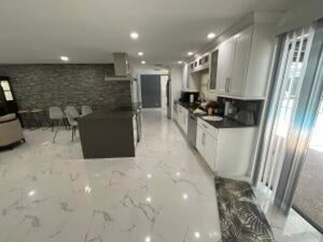 Foto del edificio - 3205 NW 87th Ave