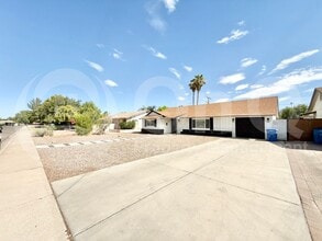 Building Photo - 1725 W Mitchell Dr