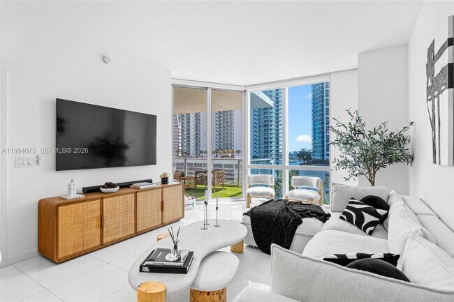 Foto del edificio - 851 NE 1st Ave