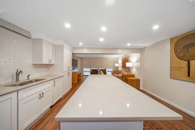 Foto del edificio - 235 Sunrise Ave