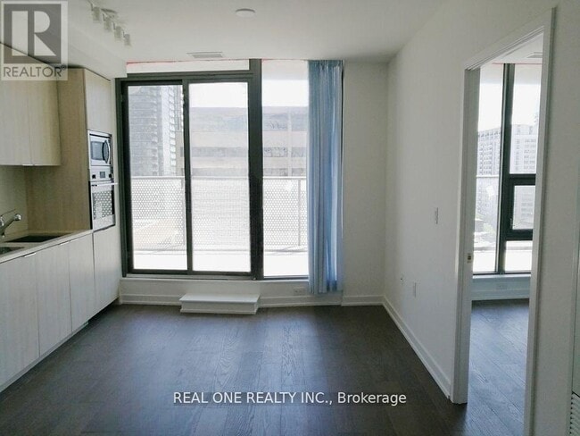 Building Photo - 11 Wellesley St W