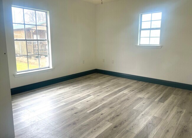 Building Photo - 506 N Carolina Ave