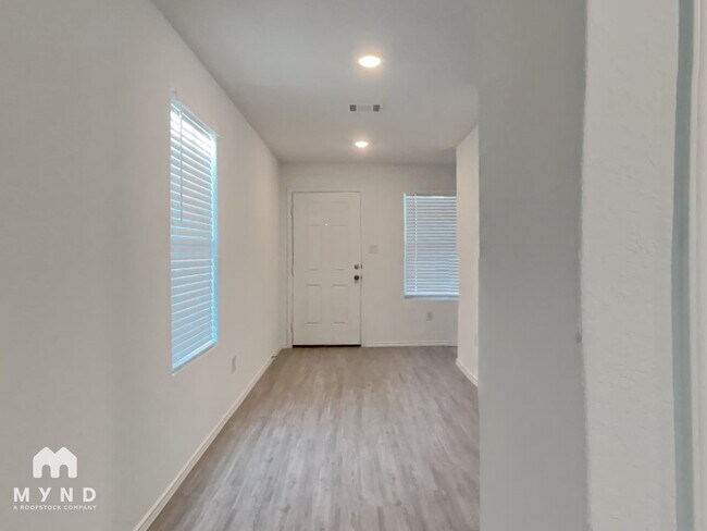 Building Photo - 14530 Payton Flts