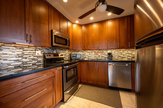 Building Photo - 300 Waterway Dr S