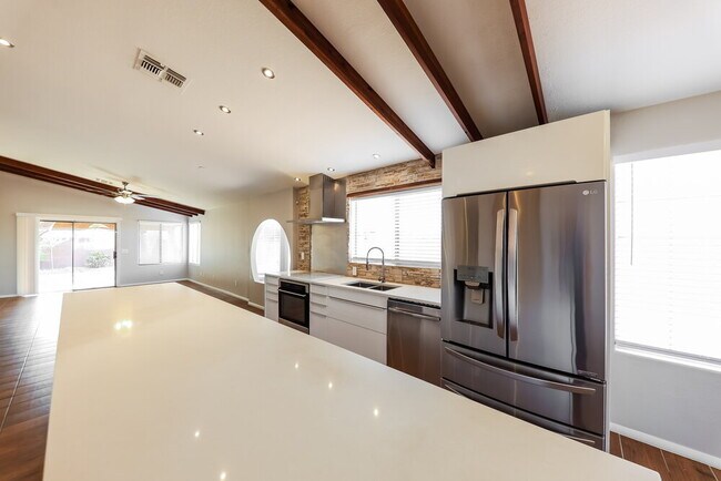 Foto del edificio - 6637 W Prickly Pear Trail