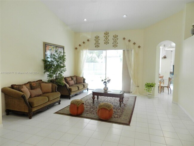 Building Photo - 10768 Nashville Dr