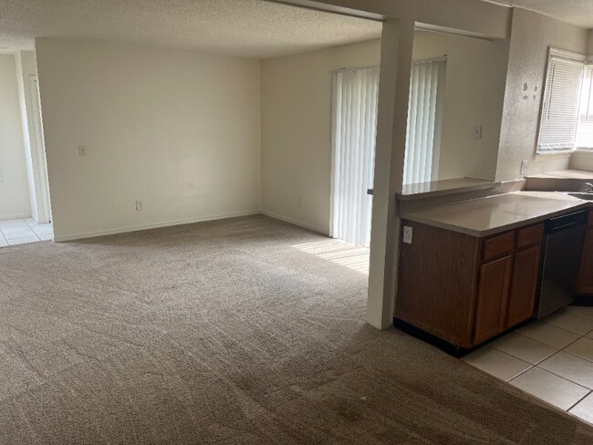 Foto del edificio - 3014 Antique Oaks Cir