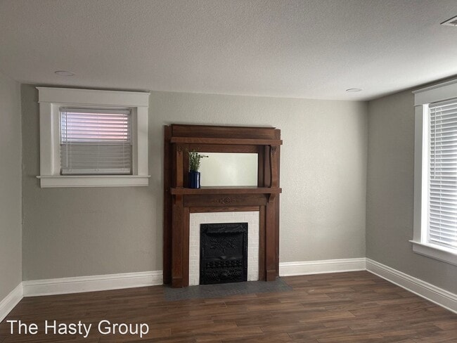 Building Photo - 2 br, 1 bath House - 115 Park Ave 1S