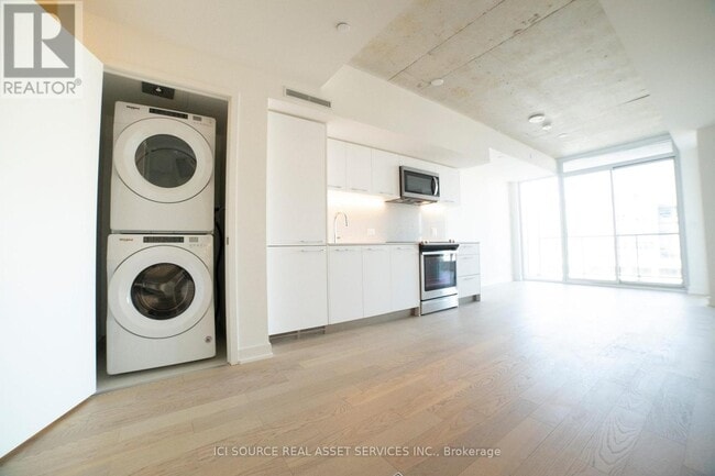 Building Photo - 30 Baseball Pl