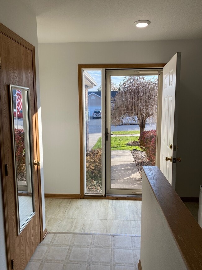 Front entryway - 4707 Twain St